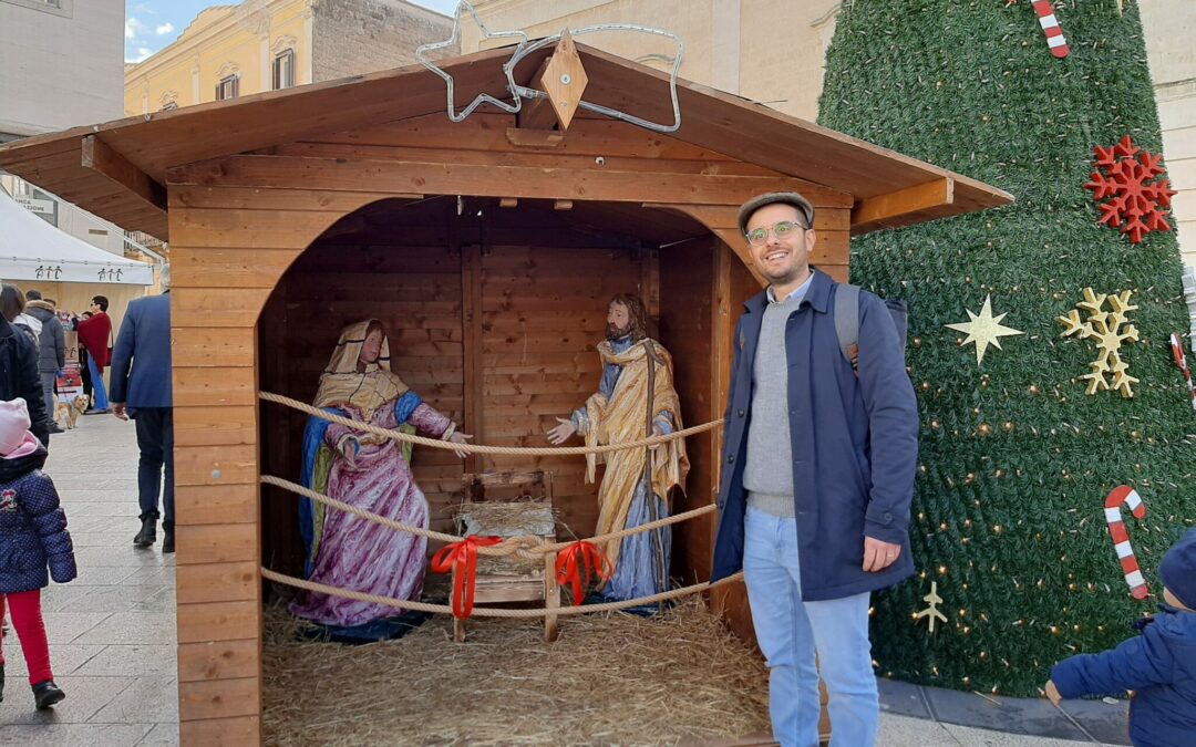 Matera: Natività d’autore in piazza Vittorio Veneto realizzata dal maestro Eustachio Santochirico insieme ai ragazzi diversamente abili della Cooperativa Oltre l’Arte