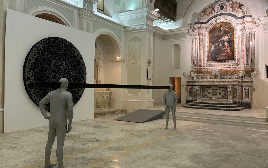 Al Museo nazionale di Matera due mostre d’arte contemporanea: “Tensioni. Gisella Chaudry – Paolo Grassino” e “Travolti. L’essere umano nelle opere grafiche di Luigi Guerricchio”