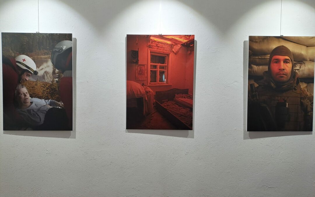 Commozione per gli scatti di “Ucraina. Broken promises”. Conclusa nello Studio Arti Visive di Matera la mostra fotografica di Alfredo Bosco