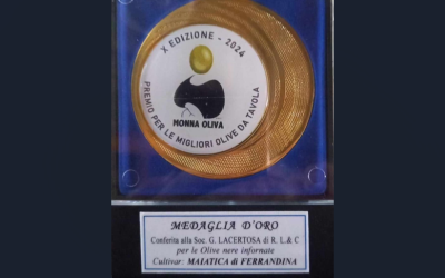 Alla Società Giovanni Lacertosa di Rosanna Lacertosa & C. di Ferrandina la medaglia d’oro per le Olive nere infornate nell’ambito della decima edizione di “Monna Oliva – Premio per le migliori olive da tavola”